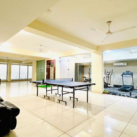 Bluo Studio4 Golf Course Road - Gym, Balcony, Lift غورغاون المظهر الخارجي الصورة