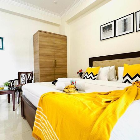 Bluo Studio4 Golf Course Road - Gym, Balcony, Lift غورغاون المظهر الخارجي الصورة