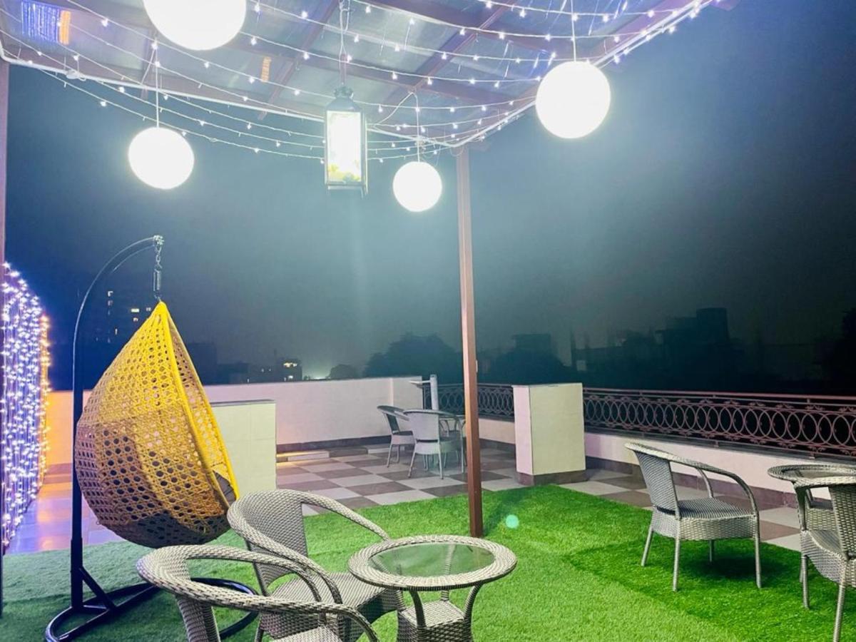 Bluo Studio4 Golf Course Road - Gym, Balcony, Lift غورغاون المظهر الخارجي الصورة